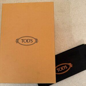 TOD'S SHOEBOX PLUS 1 DUST COVER